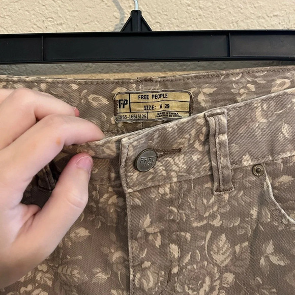 FREE PEOPLE Floral Autumn Fall Print Brown/tan Size 29W Jeans Pockets Boho Pants - Picture 5 of 6